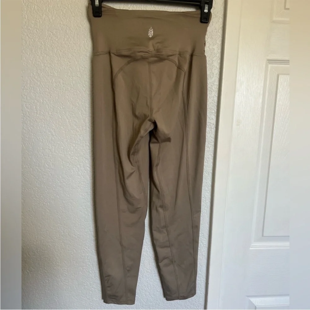 Free People Breathe Deeper Leggings NWOT - Picture 6 of 11